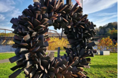 The metal sculpture Wreath by Steve Tobin on the Karl Stirner Arts Trail
