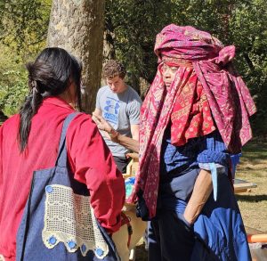 Artist-in-Residence Chakaia Booker talks to a participant at a workshop on the Karl Stirner Arts Trail in Easton, Pennsylvania.